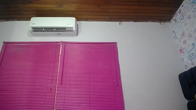 KOURTNEY-- online show from 7, 10, 2025