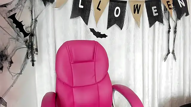 KOURTNEY-- online show from 1, 11, 2025