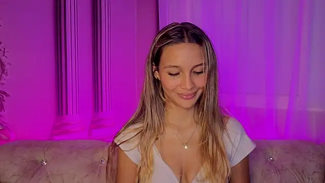 Snapshot of Carohorny4u chatting on 8, 6, 2026 Carohorny4u online show from 8, 6, 2026