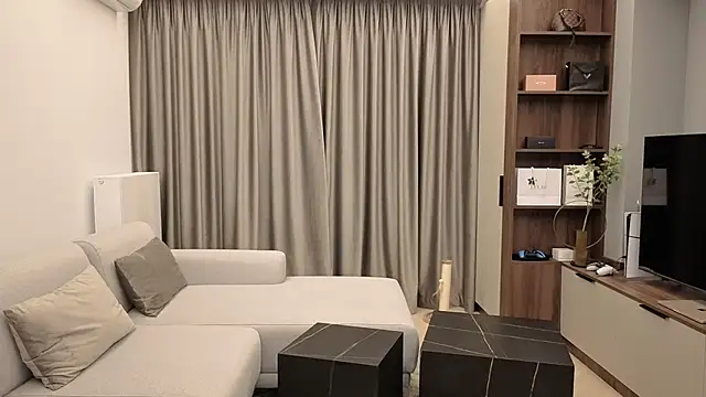 IrisNoire online show from 1, 10, 2025