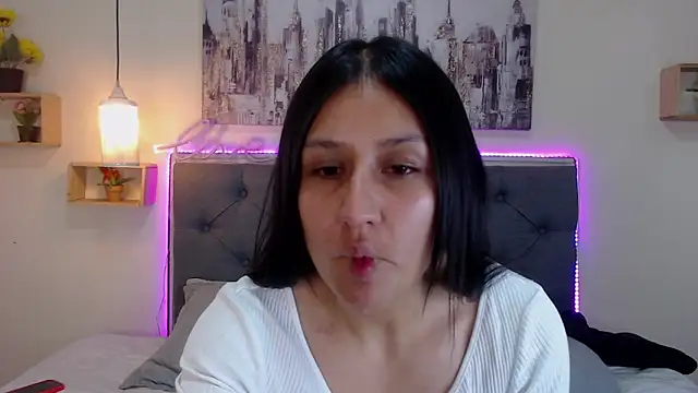 mia aira online show from 18, 10, 2025