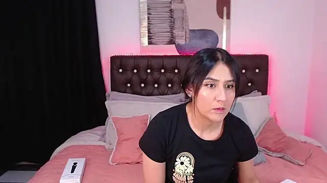 mia aira online show from 18, 3, 2025