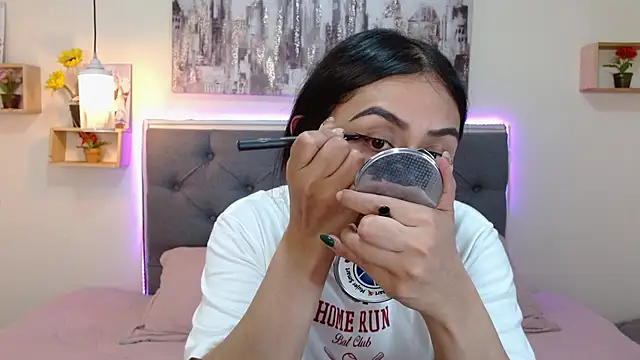 mia aira online show from 15, 9, 2025