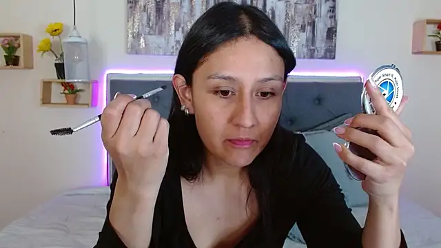 mia aira online show from 27, 9, 2025