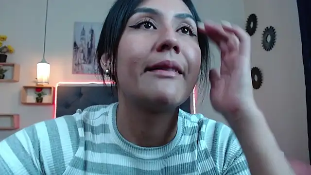 mia aira online show from 2, 3, 2025