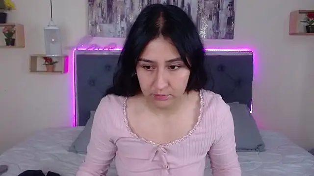 mia aira online show from 24, 10, 2025