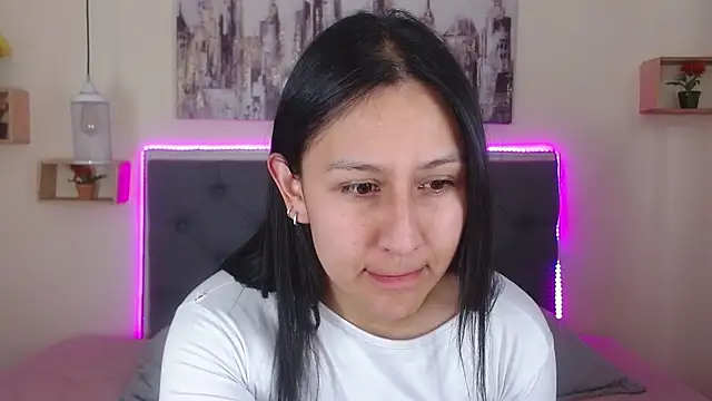 mia aira online show from 9, 11, 2025