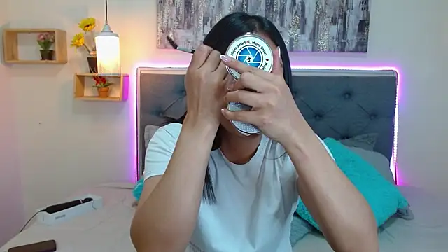 mia aira online show from 1, 10, 2025