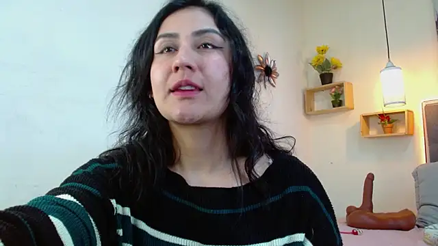 mia aira online show from 13, 12, 2025