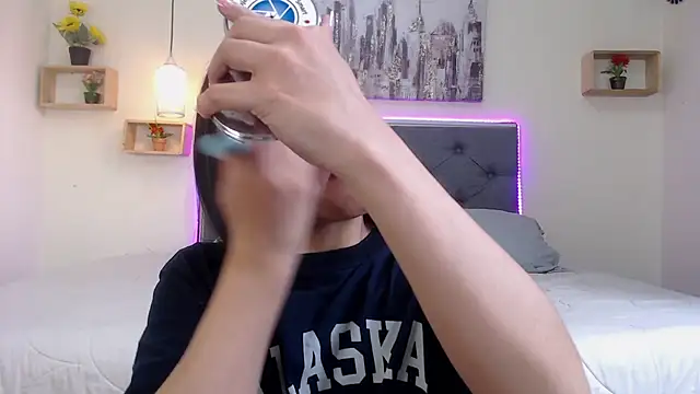 mia aira online show from 16, 10, 2025