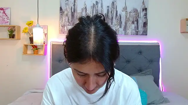 mia aira online show from 25, 9, 2025