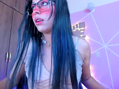 Snapshot of _ALLYSON18_ chatting on 18, 3, 2025 ALLYSON18 online show from 18, 3, 2025