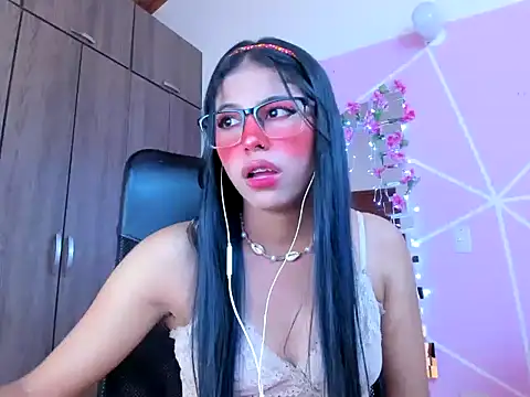 Snapshot of _ALLYSON18_ chatting on 12, 3, 2025 ALLYSON18 online show from 12, 3, 2025