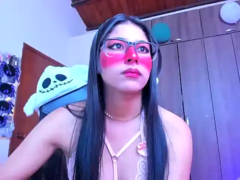 Snapshot of _ALLYSON18_ chatting on 15, 10, 2025 ALLYSON18 online show from 15, 10, 2025