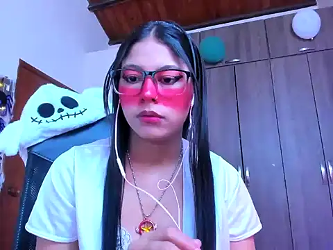 Snapshot of _ALLYSON18_ chatting on 13, 10, 2025 ALLYSON18 online show from 13, 10, 2025