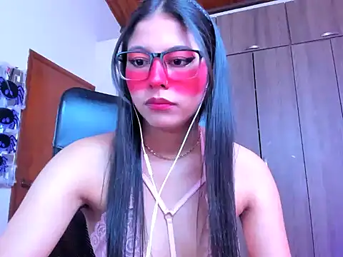 Snapshot of _ALLYSON18_ chatting on 2, 10, 2025 ALLYSON18 online show from 2, 10, 2025