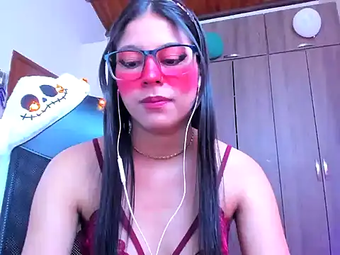 Snapshot of _ALLYSON18_ chatting on 28, 10, 2025 ALLYSON18 online show from 28, 10, 2025