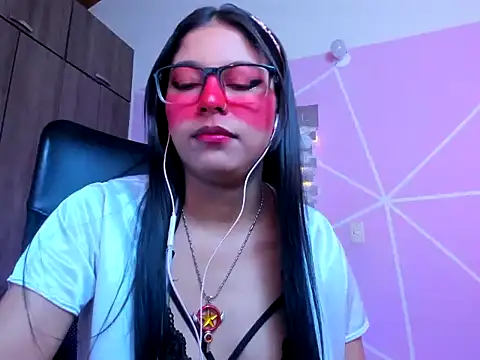 Snapshot of _ALLYSON18_ chatting on 29, 11, 2025 ALLYSON18 online show from 29, 11, 2025