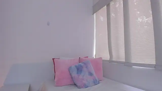 Brisa blue online show from 4, 2, 2025