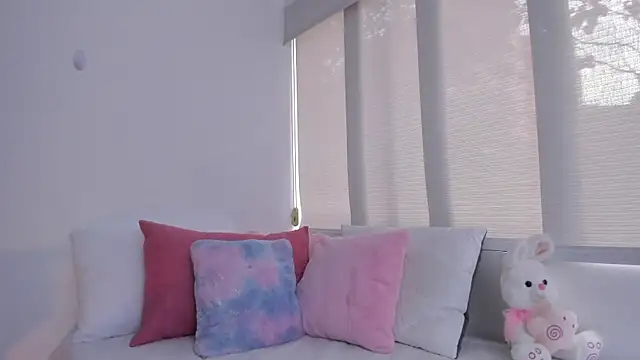 Brisa blue online show from 4, 3, 2025