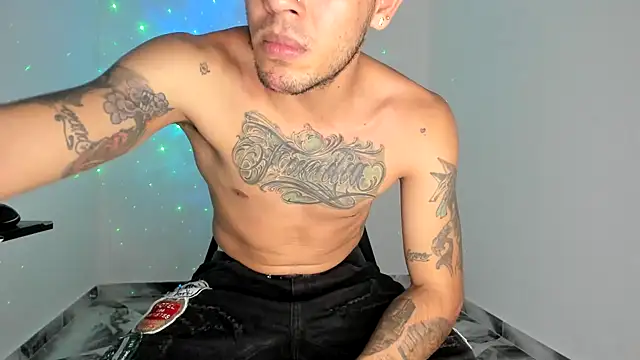 mikee scooth online show from 29, 3, 2026