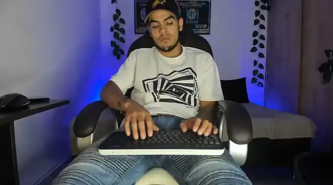 mikee scooth online show from 13, 3, 2025