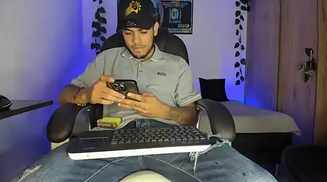 mikee scooth online show from 14, 3, 2025