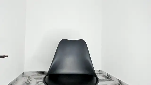 mikee scooth online show from 16, 4, 2026