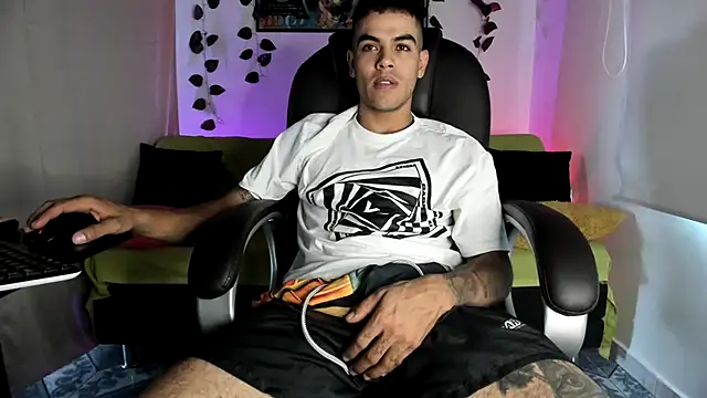 mikee scooth online show from 23, 9, 2025