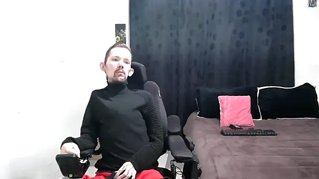 Sophia and Thomas online show from 2, 3, 2025