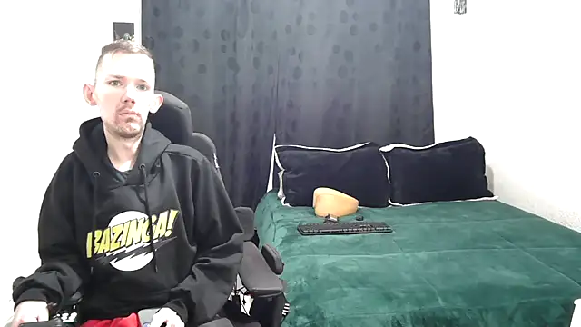 Sophia and Thomas online show from 7, 3, 2025