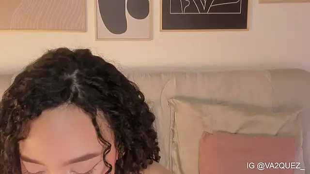 Heyloreley online show from 4, 2, 2026