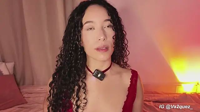 Heyloreley online show from 12, 4, 2026