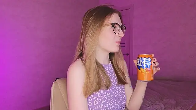 HalieCross online show from 17, 11, 2025