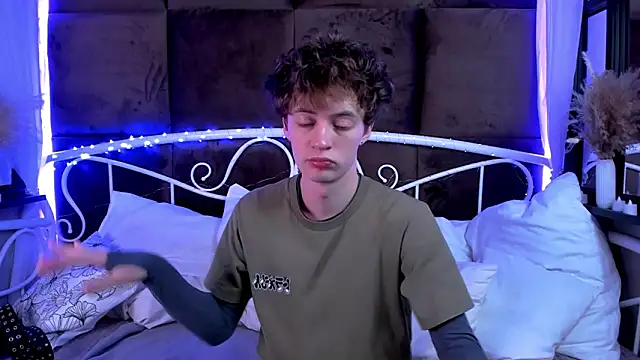 Snapshot of LukeSweet chatting on 10, 2, 2026 LukeSweet online show from 10, 2, 2026