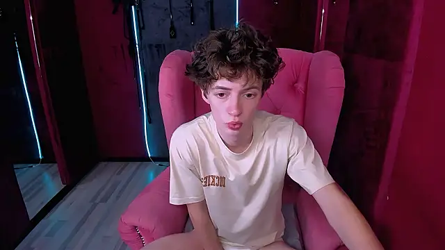 Snapshot of LukeSweet chatting on 24, 2, 2026 LukeSweet online show from 24, 2, 2026