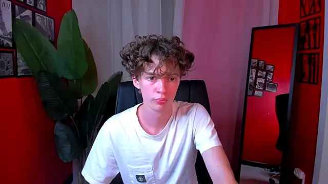 Snapshot of LukeSweet chatting on 23, 6, 2026 LukeSweet online show from 23, 6, 2026