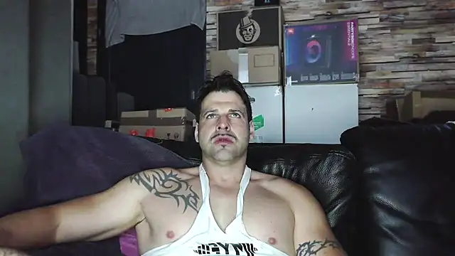 XxBigboybandxX online show from 4, 4, 2026