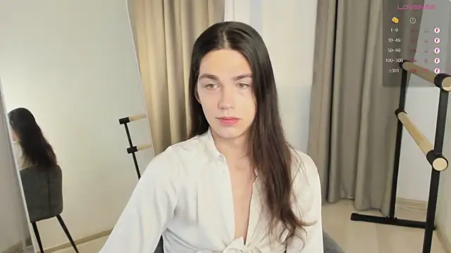 Snapshot of Alfreda_Mills chatting on 6, 11, 2025 Alfreda Mills online show from 6, 11, 2025