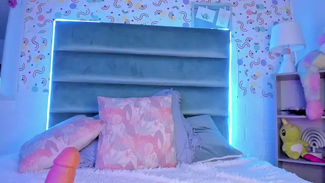 MelodiLovee  online show from 6, 3, 2025