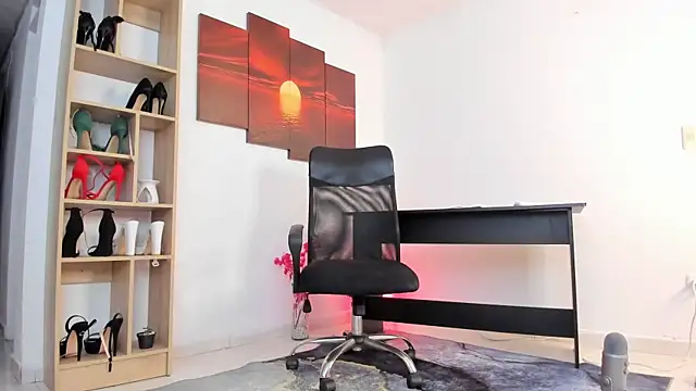 Lia Copper online show from 8, 3, 2025