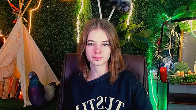 TinaDavil online show from 24, 2, 2025