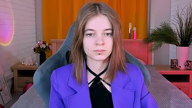 TinaDavil online show from 18, 2, 2025