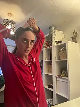 Snapshot of hornygirl98989 chatting on 4, 11, 2025 hornygirl98989 online show from 4, 11, 2025