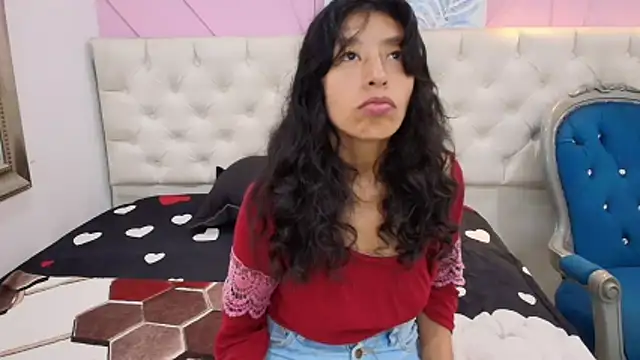 karolinee 66  online show from 26, 5, 2026