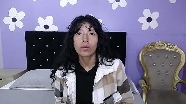 karolinee 66  online show from 10, 2, 2026