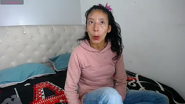 karolinee 66  online show from 20, 12, 2024