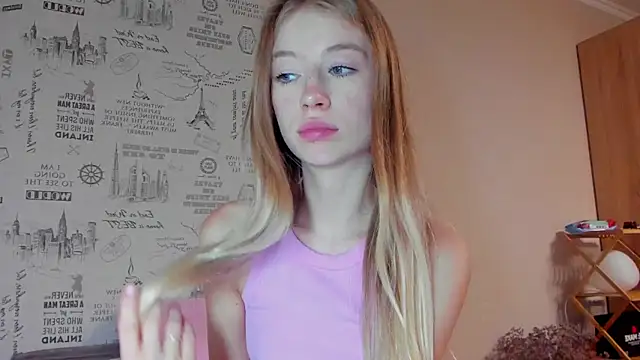 minidivaa  online show from 18, 9, 2025