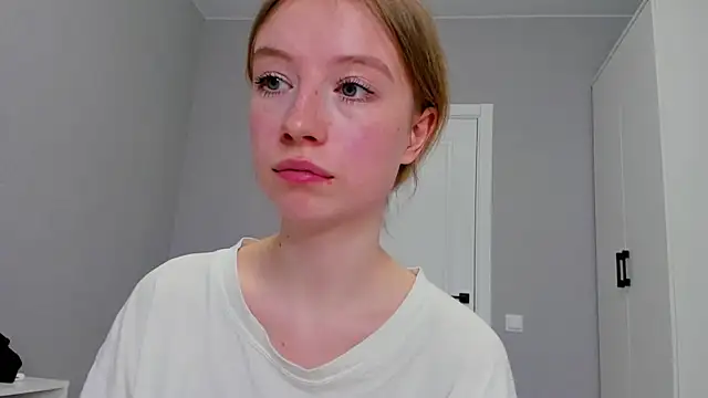 minidivaa  online show from 24, 1, 2025