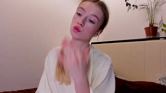 minidivaa  online show from 15, 11, 2025